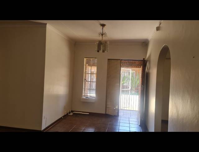 3 BEDROOM TOWNHOUSE FOR SALE IN BO-DORP